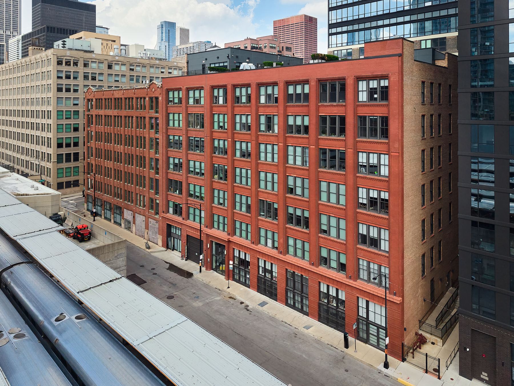 Library Lofts at 619 S LaSalle from the air